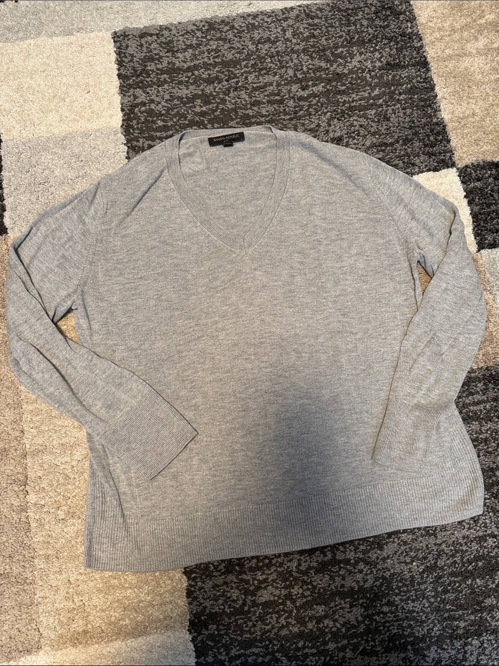 Banana Republic v-neck sweater, grey with sparkly silver threads, size L EUC!